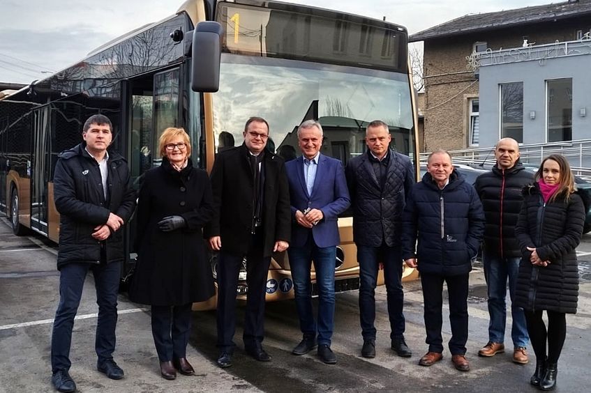 Świebodzice: Gmina Świebodzice zakupiła nowy autobus