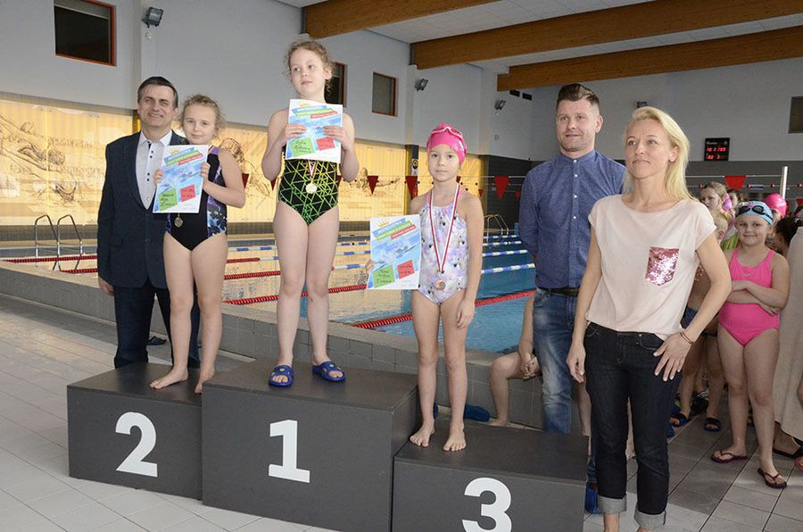 Żarów: VI Mistrzostwa Gminy Żarów Szkół w Pływaniu
