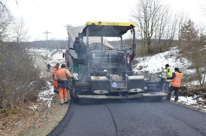 Wierzbna: Nowy asfalt w Wierzbnej