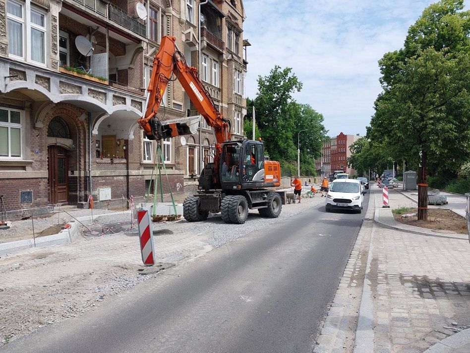 Świdnica: Trwa remont alei Niepodległości