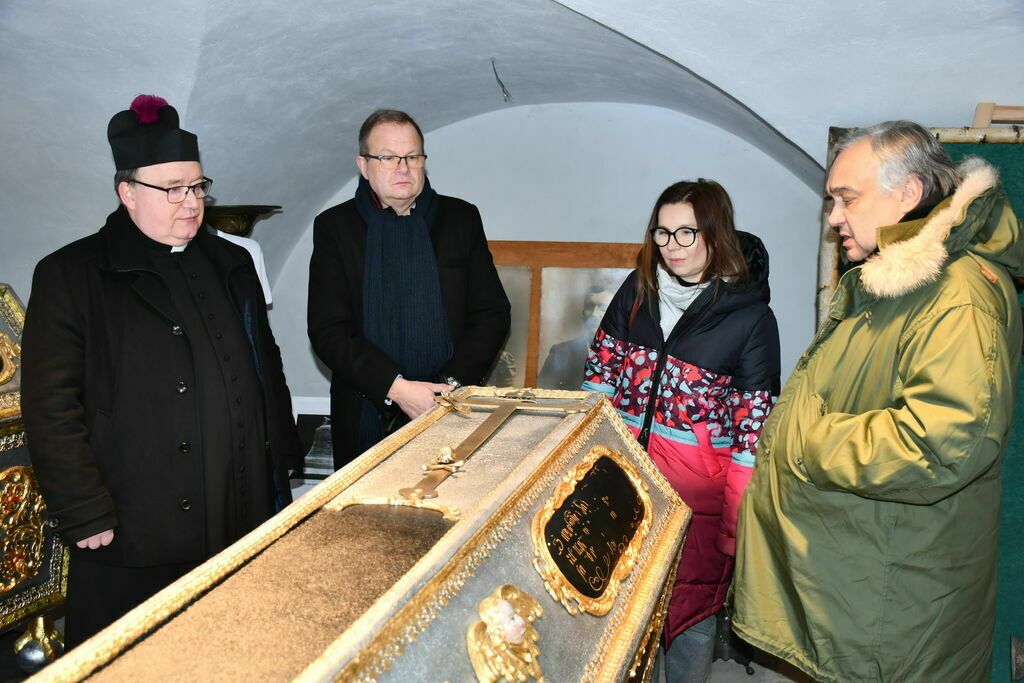 Świebodzice: Odrestaurowany sarkofag