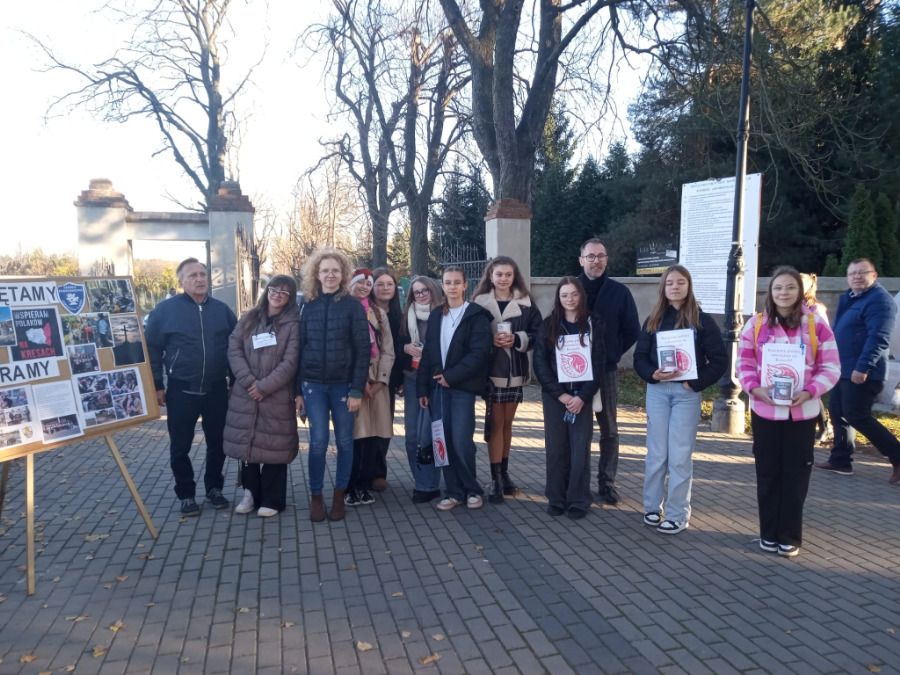 Jaworzyna Śląska: Kwestowali na cmentarzach