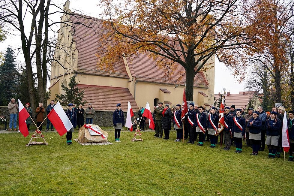 Pszenno: Zamontowali pamiątkową tablicę